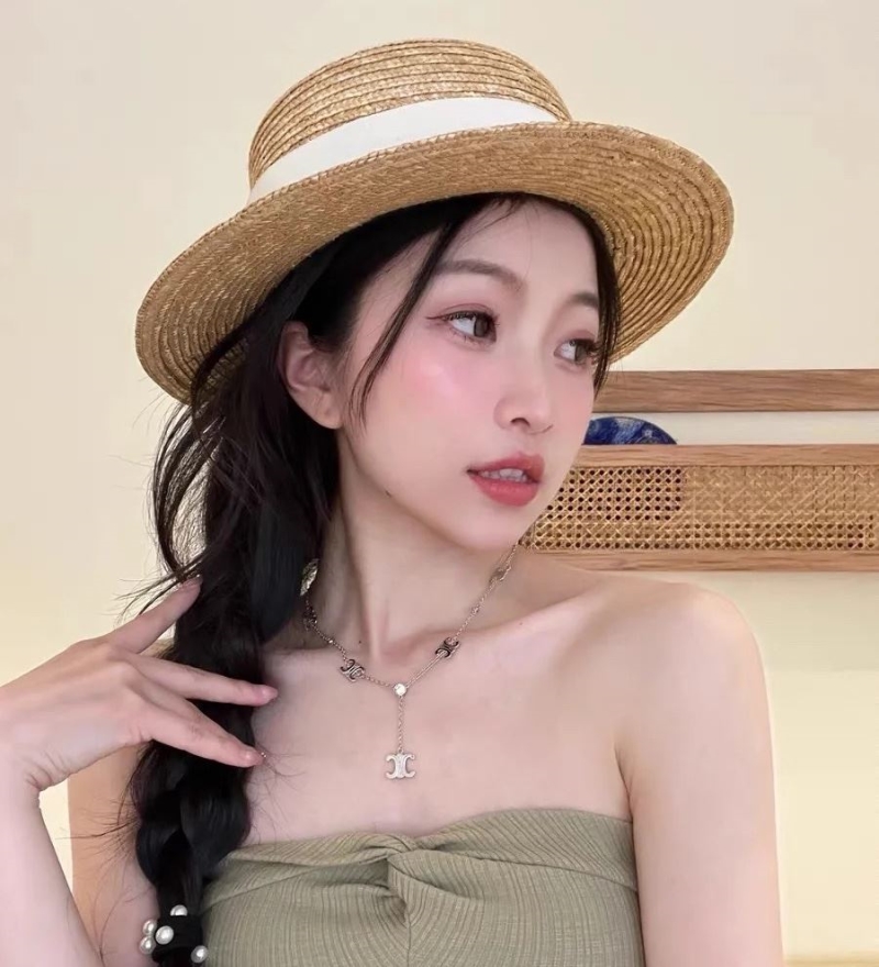 Ce1i*e necklaces